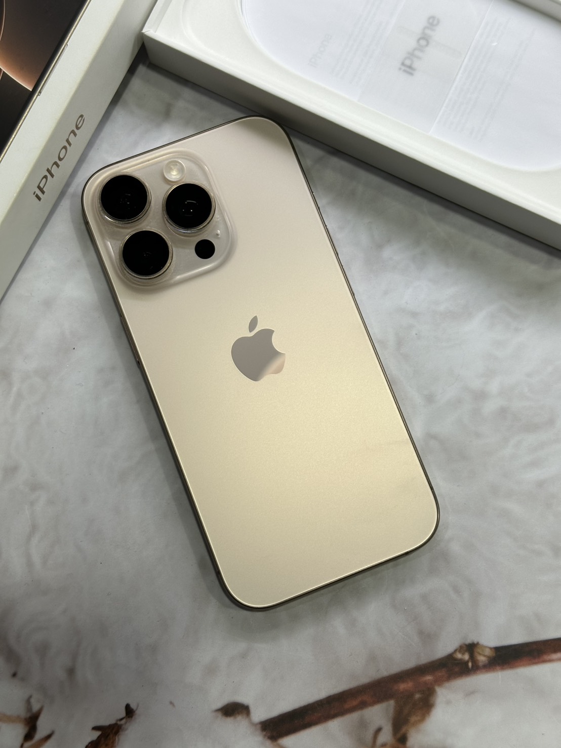 iPhone16 Pro 256G 沙漠金